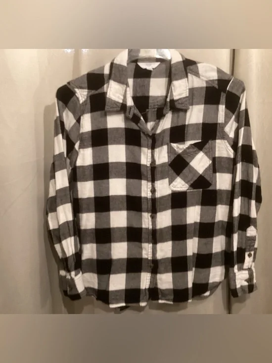 Time and Tru Black and White Plaid Shirt - Picture 1 of 6